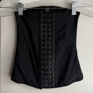 Waist Trainer in Black